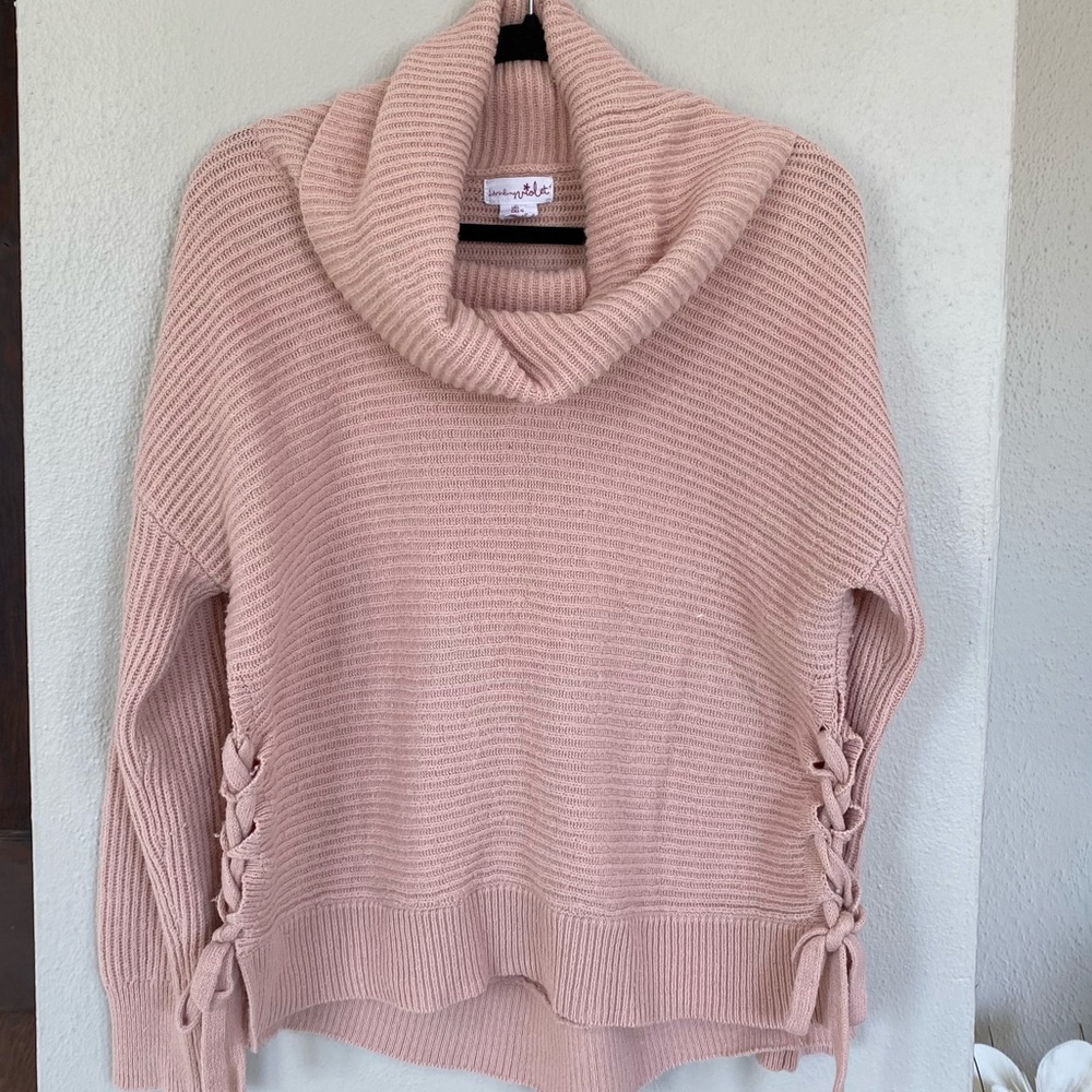 Women’s sweater with lace sides